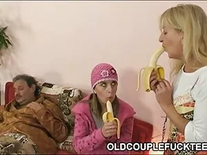 او برای یک اسباب باز ...
